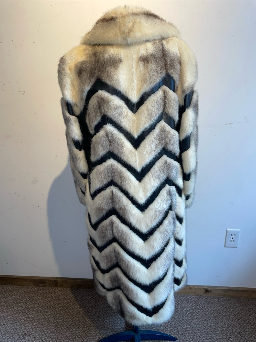 Rajac Vintage fur leather chevron coat 1970’s - Picture 6 of 10